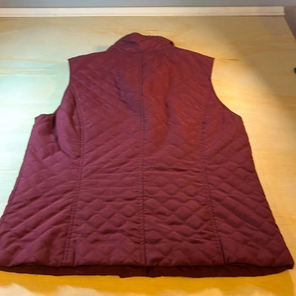 G.H. Bass & Co. Quilted Vest in Plum Sz M